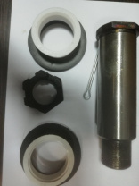 Палец реактивной штанги в сборе с втулк+уплотн+гайка+шшплинт Палец реактивной штанги в сборе с втулк+уплотн+гайка+шшплинт